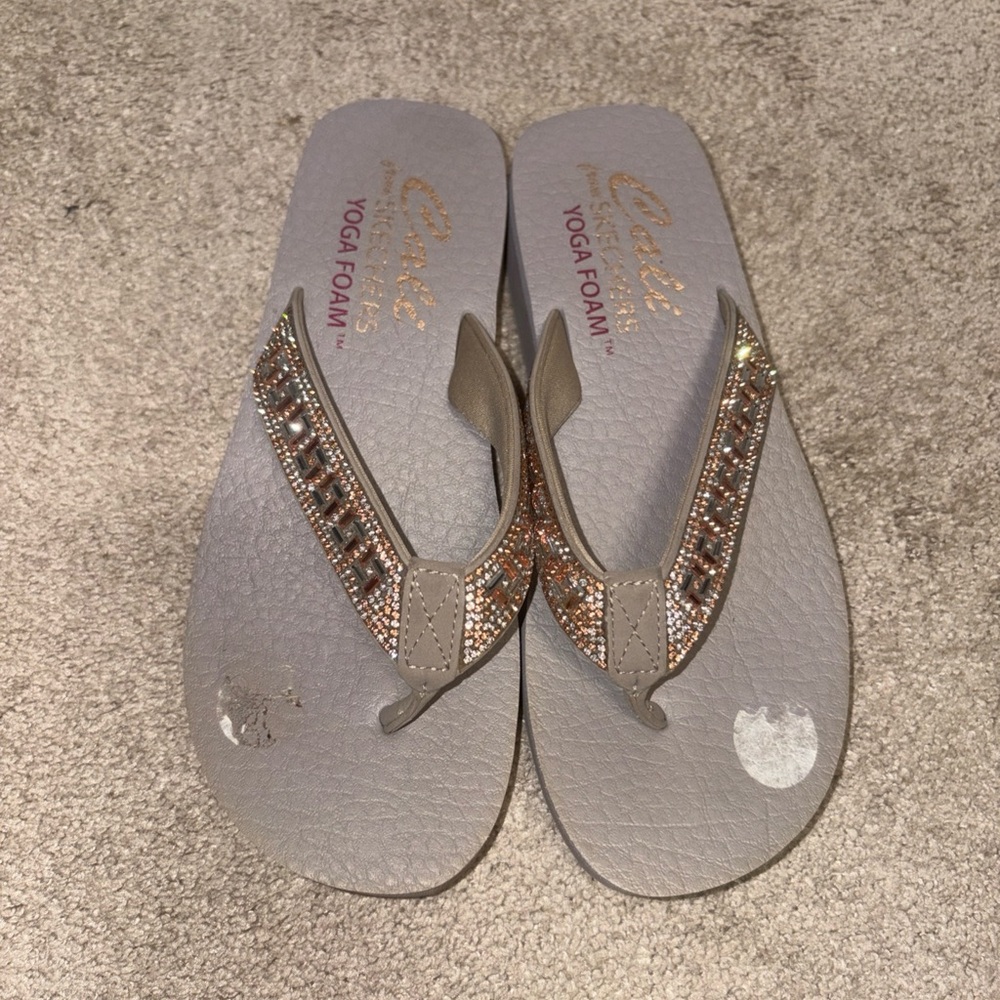 Skechers Women's Gray Sandals with Rhinestone Detail 8 flip flop